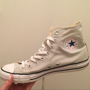grey converse (men’s 9, women’s 11)